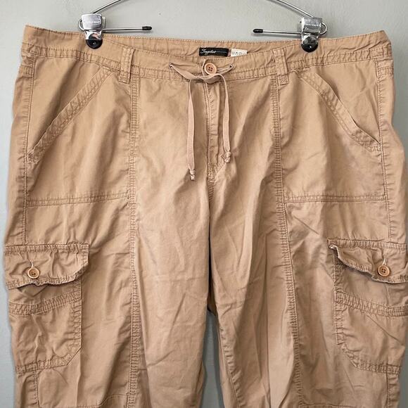Cargo Bermuda Shorts Plus Size 22W Khaki Crop Pants Capris Utility Outdoors Y2K - Picture 2 of 10